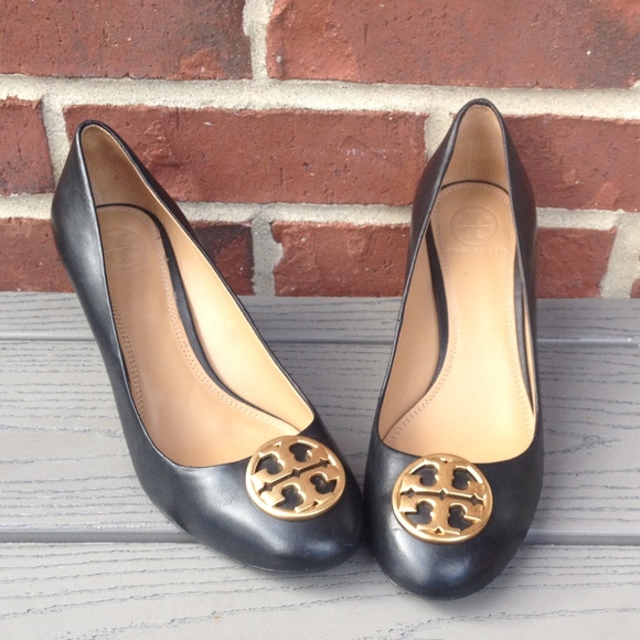 Tory Burch Chelsea Logo Medallion Wedge 2025 | www
